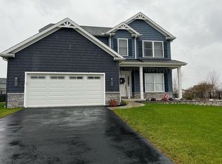 12 Weathersfield Ln, Lancaster, NY