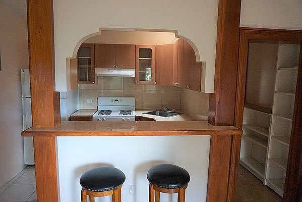 1st image of 137 Gates Ave #3