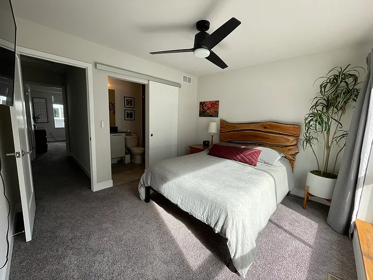 1023 Chase St — Photo 27