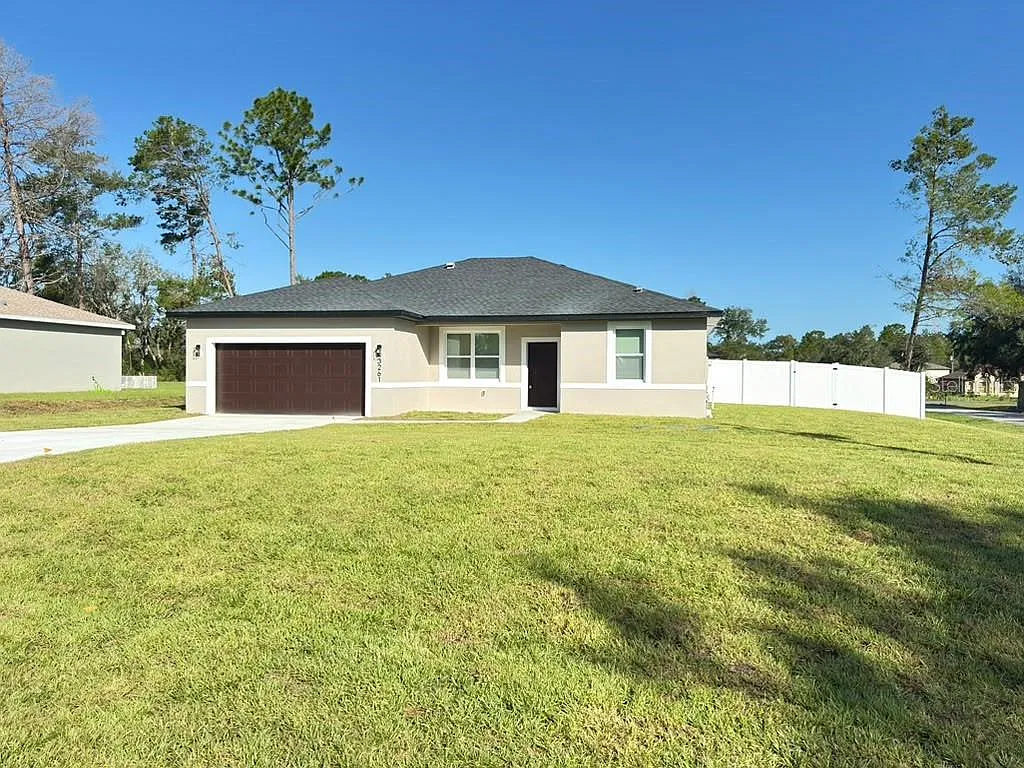 4 bed, 2.5 bath, 1708 sqft, $1,950 — Photo 2