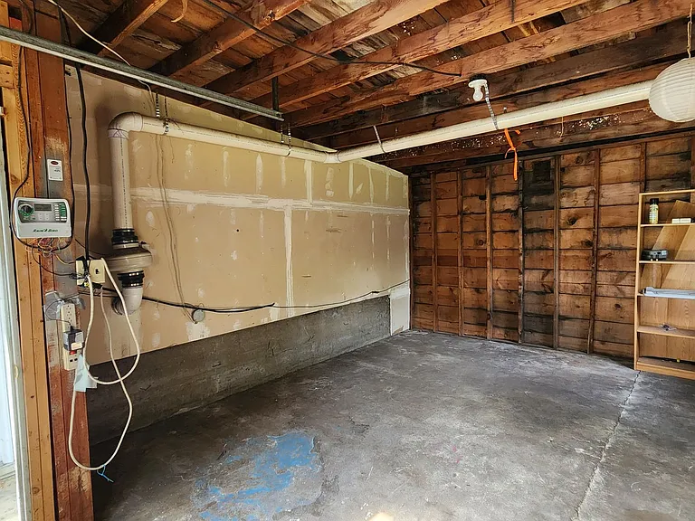 540 Beverly Ave — Photo 31