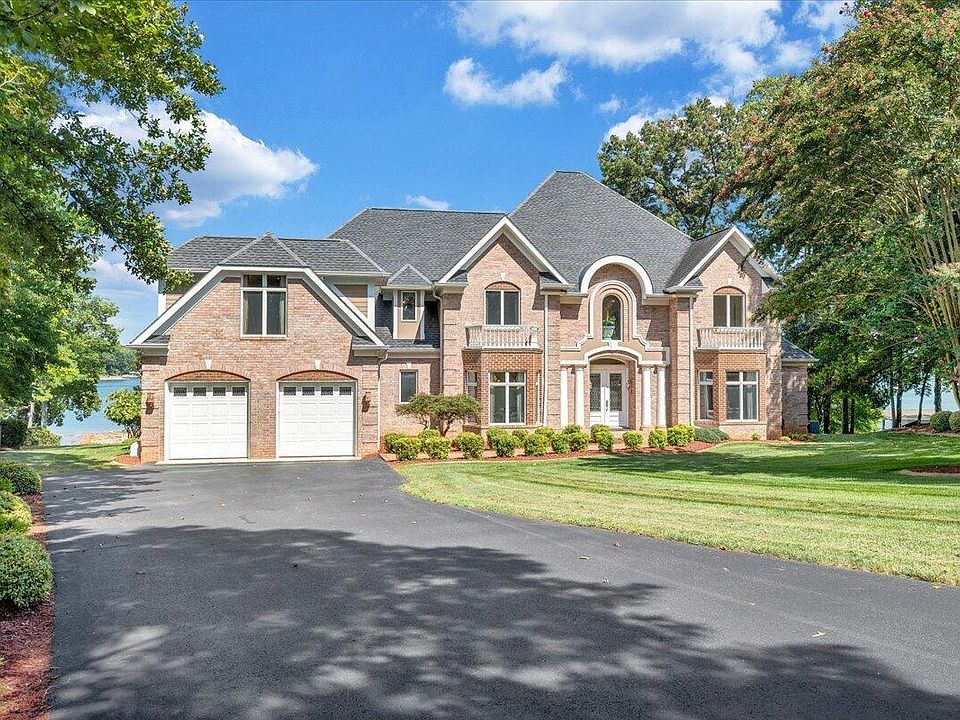 1st image of 500 Oak Point Dr