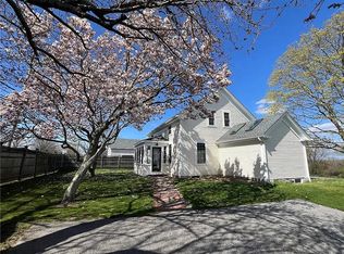 1597 E Main Rd, Portsmouth, RI 02871