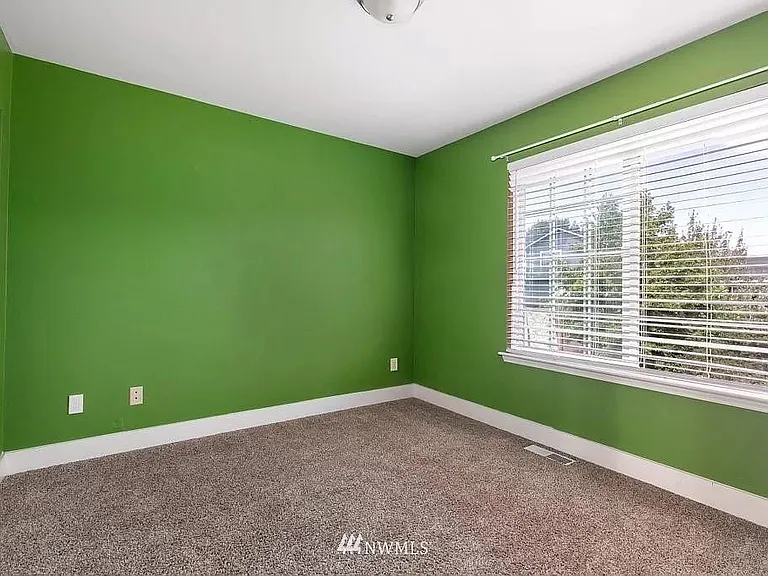 910 SW Regency Dr — Photo 32