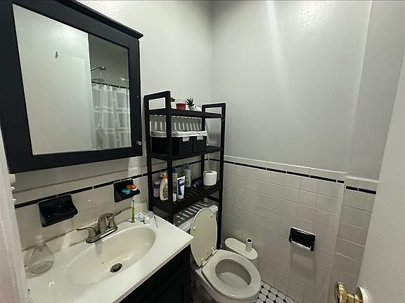 3rd image of 1845 1st Ave APT 3N