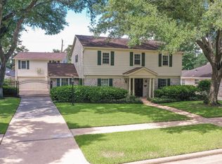 1134 Candlelight Ln, Houston, TX 77018