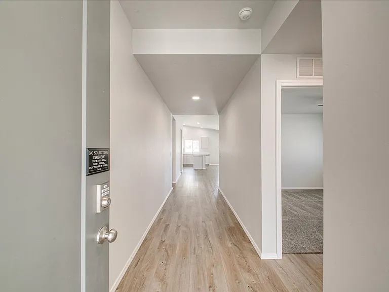 16859 Courtney Way — Photo 2