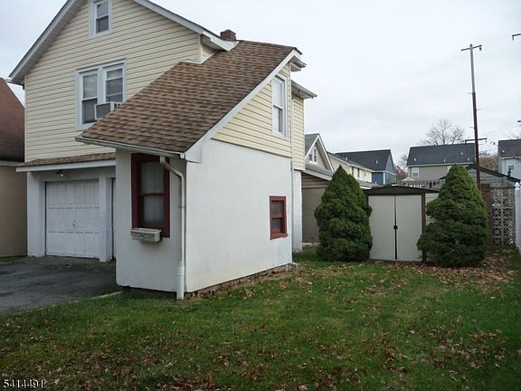 3rd image of 645 Main St