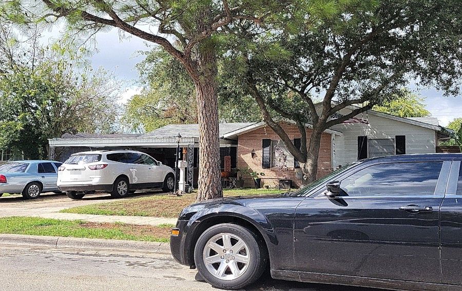 1st image of 2743 Rosewood Dr