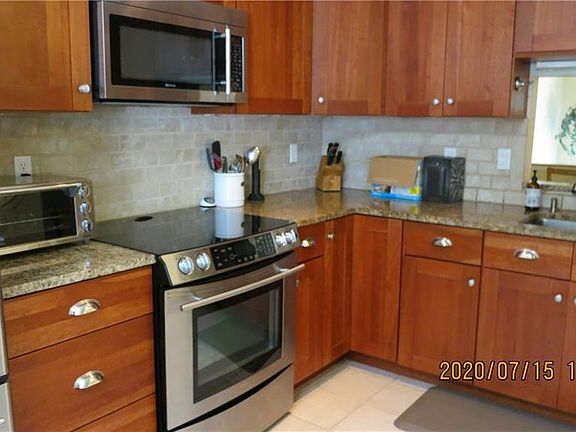 4th image of 503 Stonewall Ln