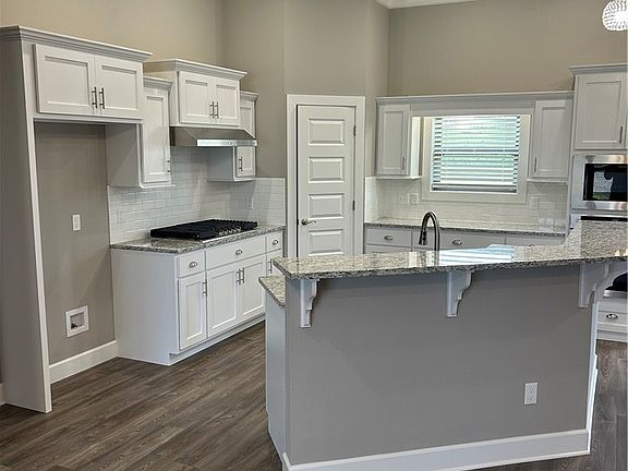 3rd image of 2224 Crane Ave