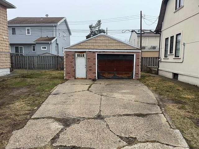 2nd image of 8 Bevy Ct