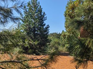 352 Cedar Ridge Dr, Cave Junction, OR 97523