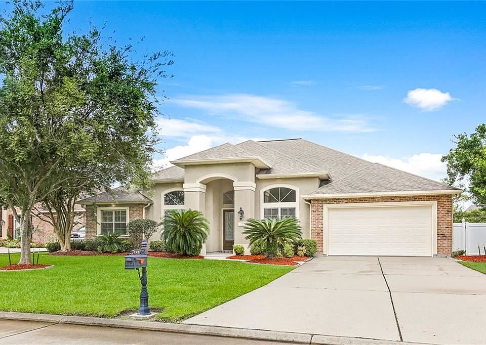 1st image of 724 Spring Thyme Dr