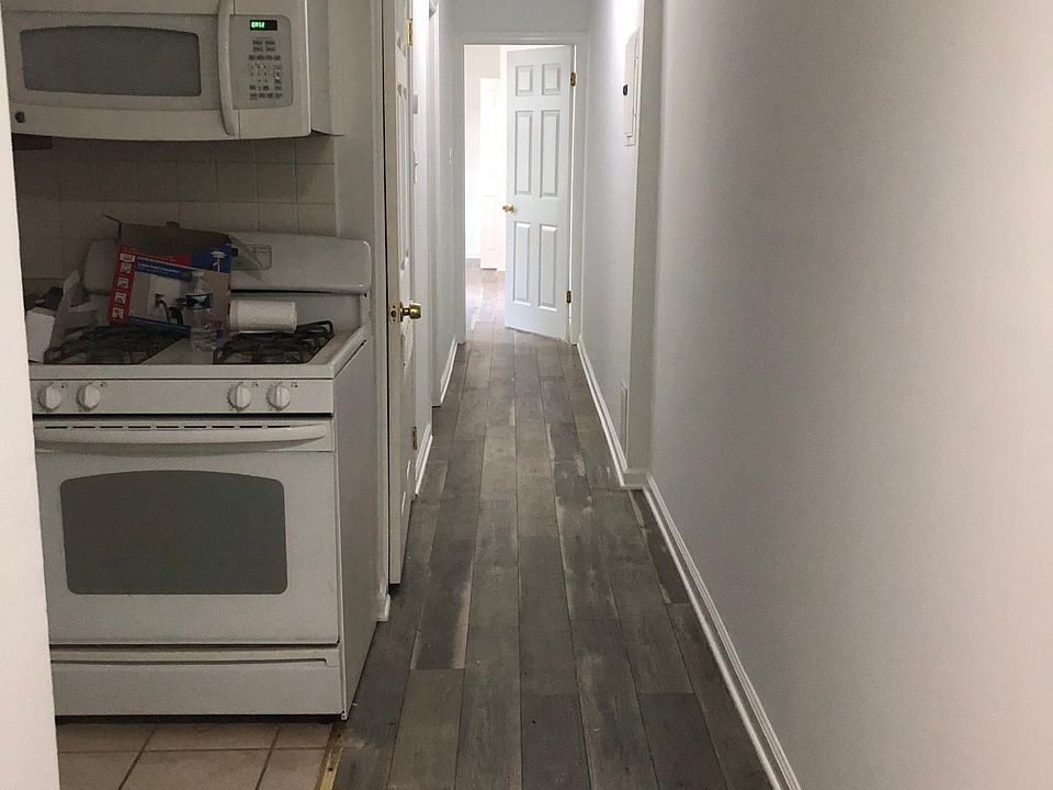 2nd image of 2128 Christian St Floor 3