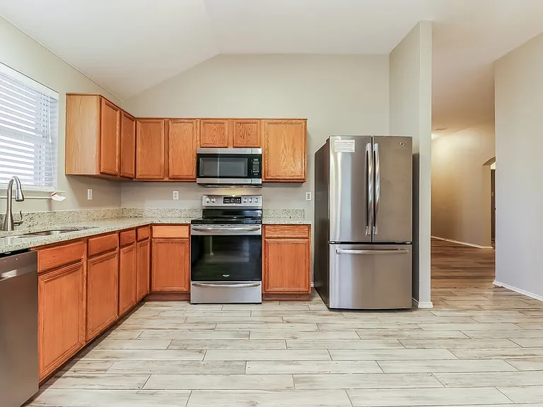 1082 Magnolia Ln — Photo 6