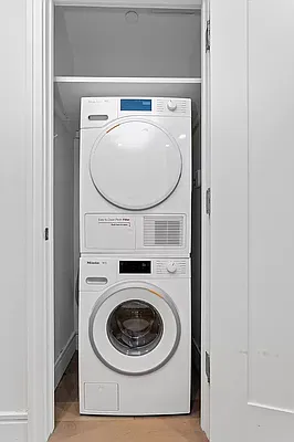 Rented by Gulia Wang, LREB | media 7