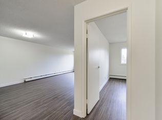 Castle Court, Edmonton, AB T5X 3P8