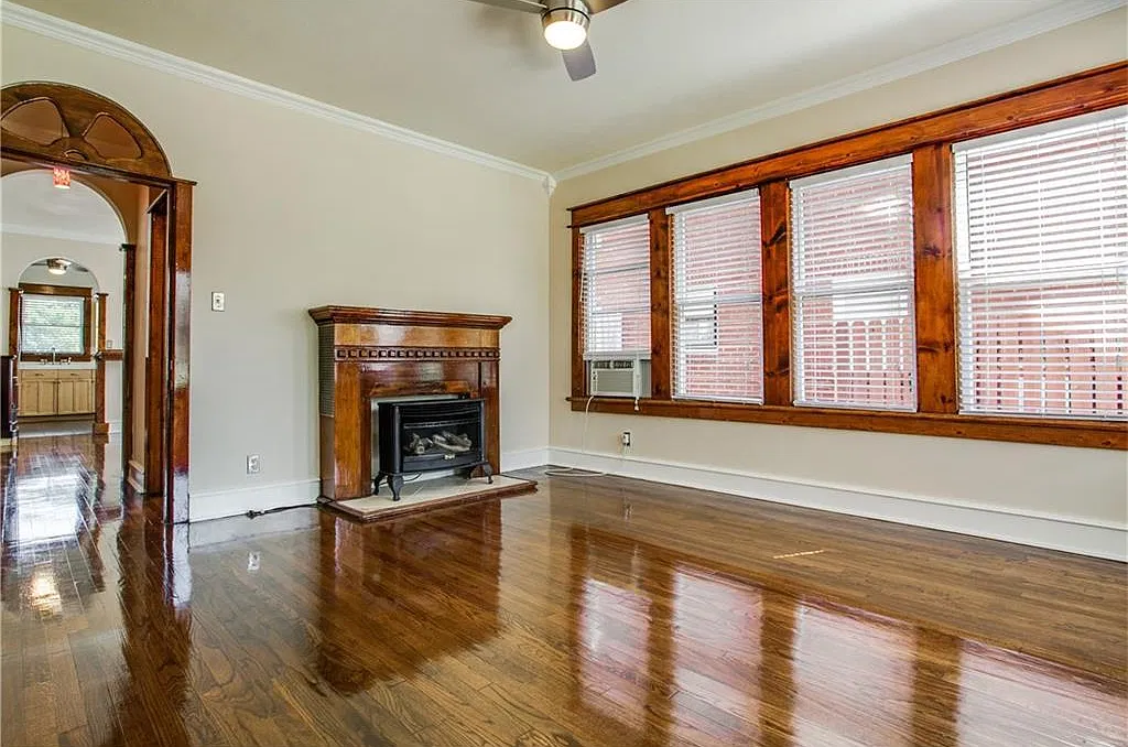 1225 Kings Hwy — Photo 3
