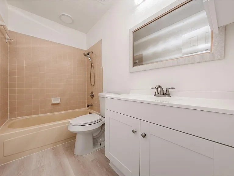 1702 Ireland Dr — Photo 20
