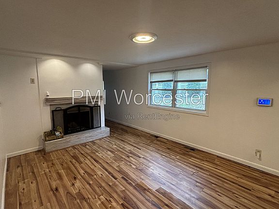 5th image of 20 Maplewood Rd