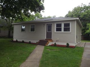 2326 Greenwood St, Muskegon, MI 49441