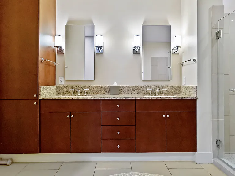 610 E Market St #2915 — Photo 21