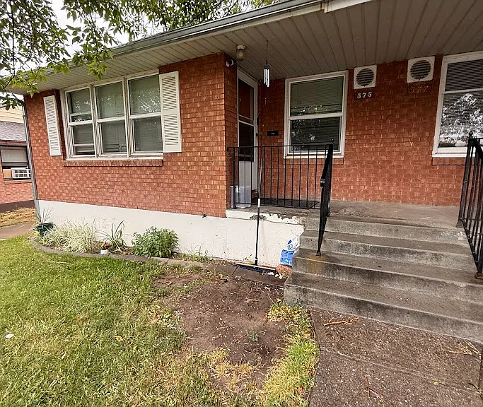 575 Linden Dr — Photo 1