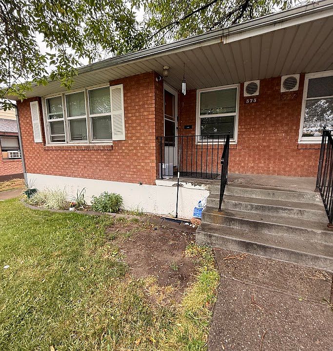 1st image of 575 Linden Dr