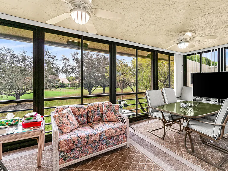 5687 Fairway Park Dr — Photo 11
