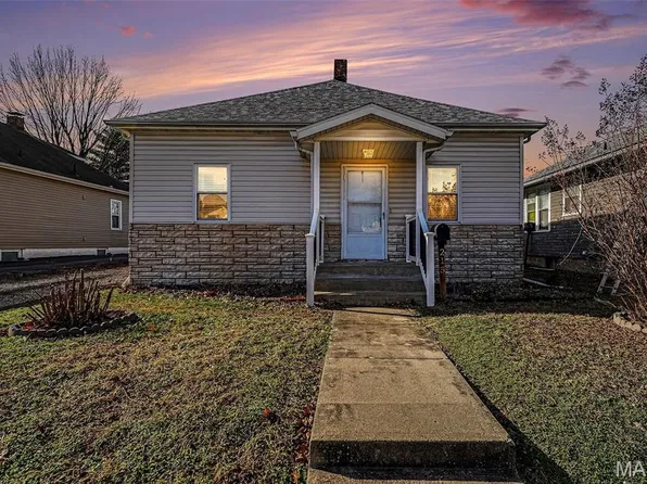 215 Louisa Ave, Dupo, IL 62239