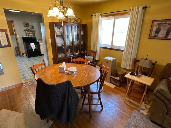 106 5th St E, Clear Lake, SD 57226