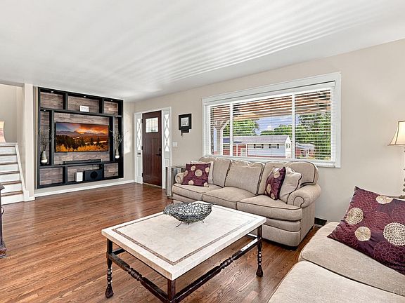 4th image of 3285 Bellacre Ct