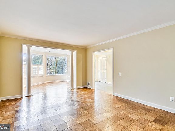 4th image of 1102 Bayliss Dr