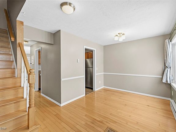 2nd image of 8210 Deepwood Blvd Unit 7