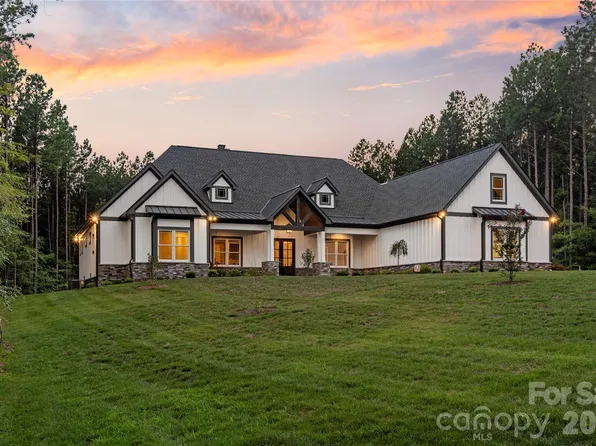 154 Emerald Creek Dr, Troutman, NC 28166