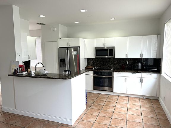 3rd image of 4361 Dogwood Circle