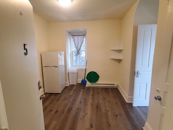 5th image of 809-811 W Turner St #5