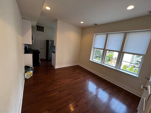 2nd image of 1738 W Touhy Ave Unit 2