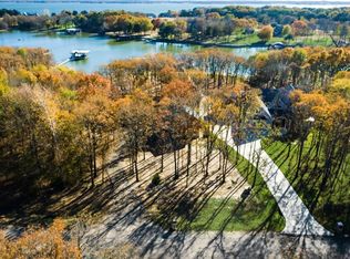914 Waters Edge Dr, Corsicana, TX 75109