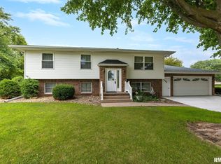 506 6th St, Andover, IL 61233