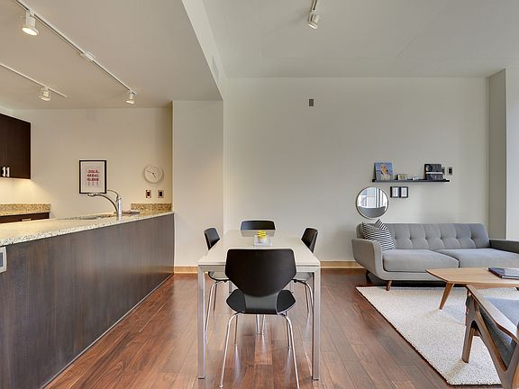 4th image of 901 2nd St S #305
