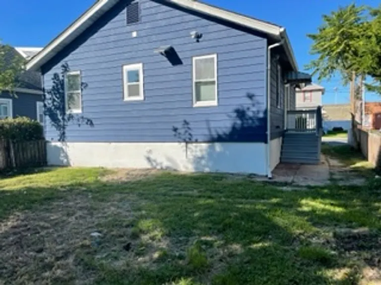 16 Fisher Ave — Photo 2
