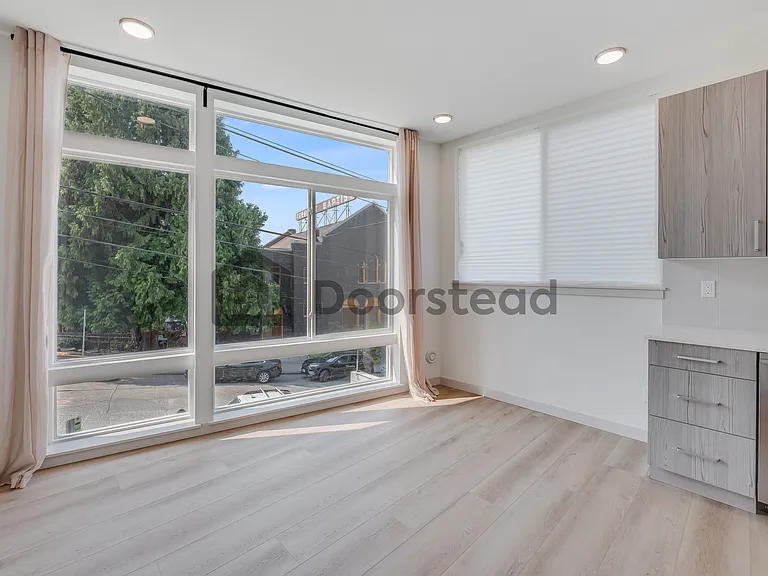 722 N 36th St — Photo 5