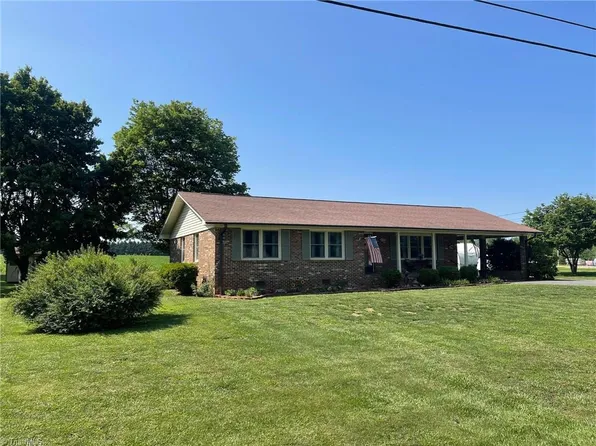 215 Freeman St, Dobson, NC 27017