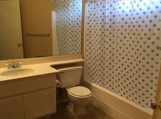 1704 Landing Dr, Vista, CA 92081