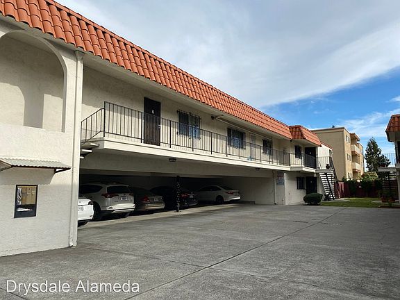 2nd image of 471 Juana Ave APT 1