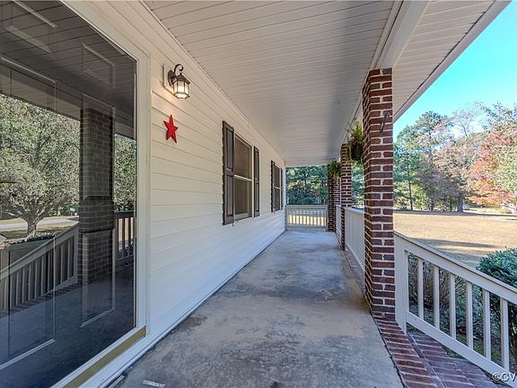 3rd image of 492 Tanglewood Dr