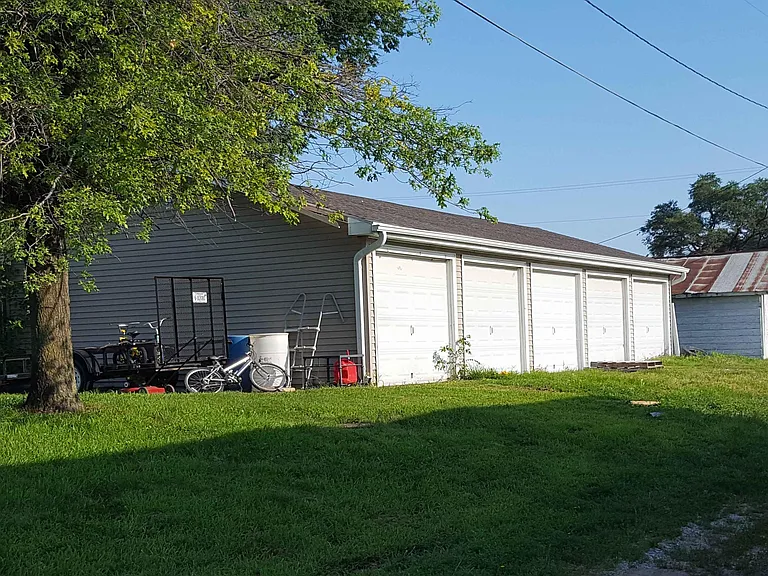 204 E 4th St #210 — Photo 15