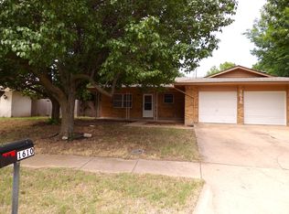 1610 NW Black Mesa Dr, Lawton, OK 73505